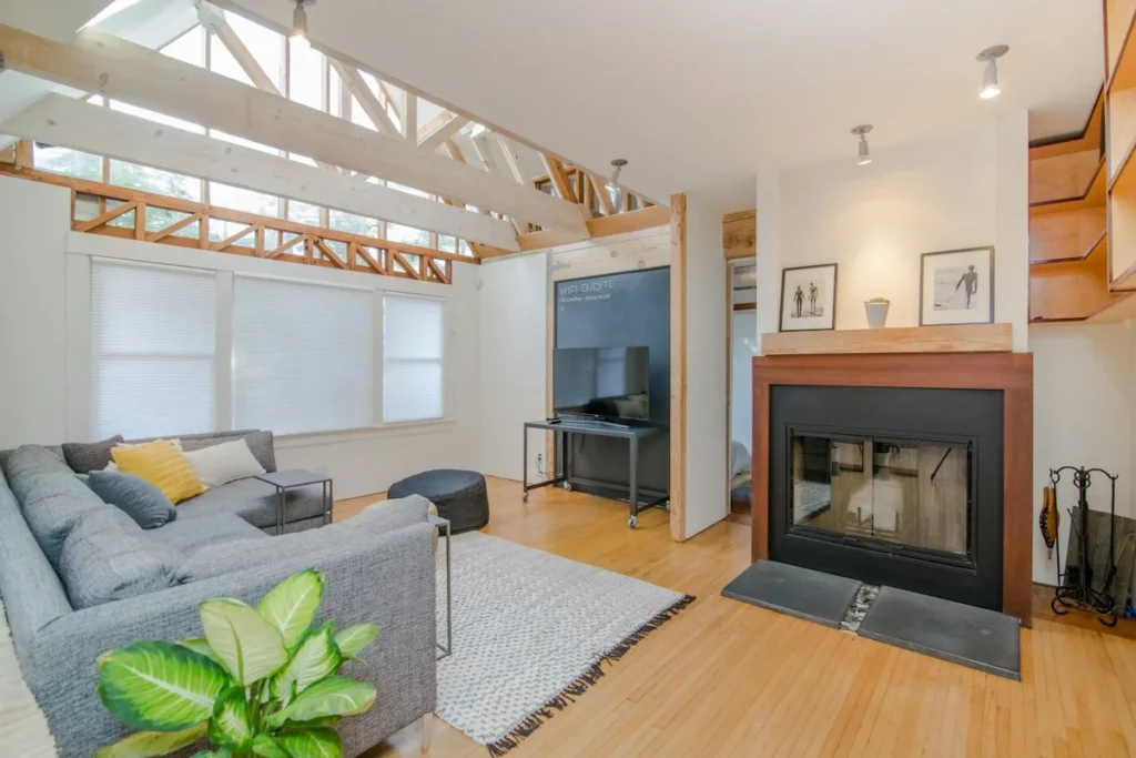 Furnished apartment – partition of jointly owned property